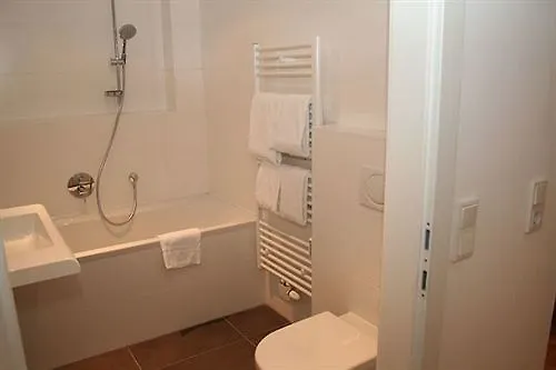 Towns Apartments Vienne 0*,